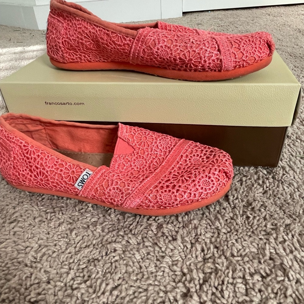 Toms pink Y5 shoes